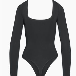Aritzia XS Babaton Contour Bodysuit